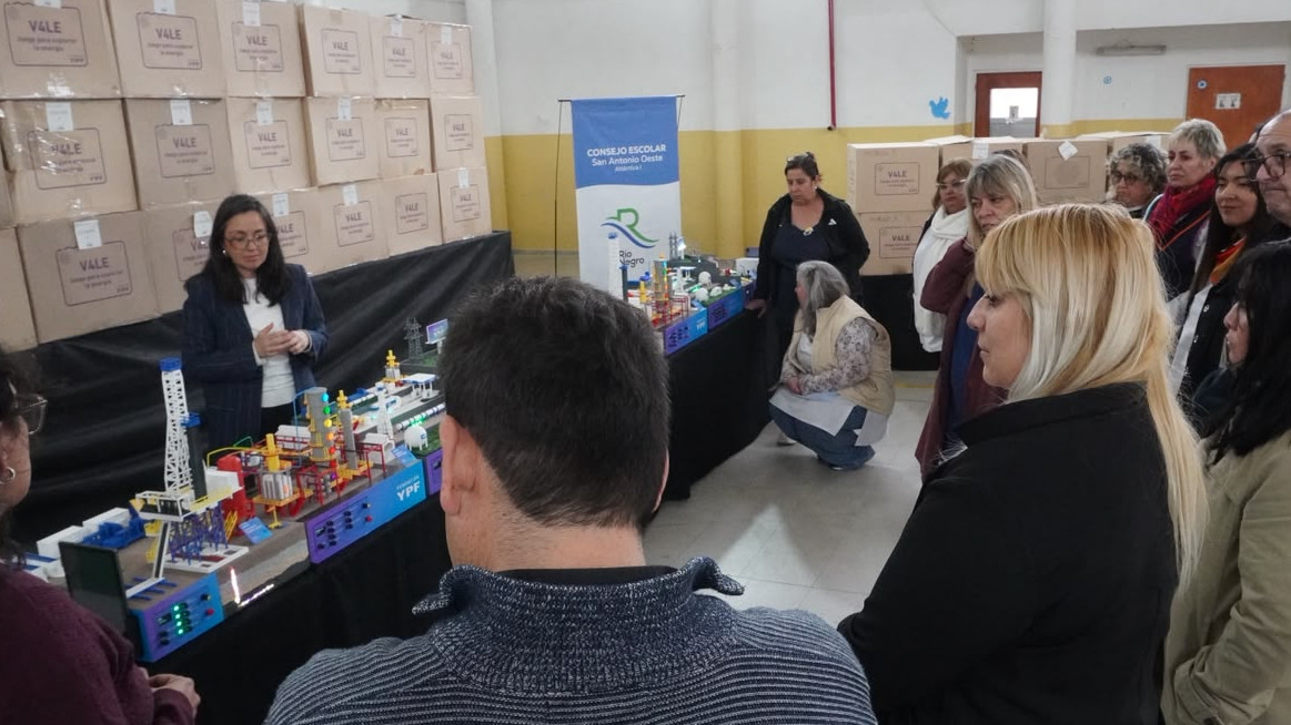 Río Negro Distributes Interactive Energy Models to Schools